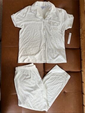 Women's White Short-Sleeve Button Pajama Set by